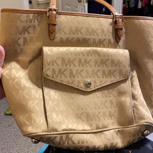NWOT signature Michael Kors Tote /Briefcase /Purse